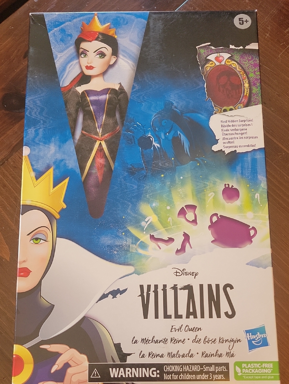 Disney Villains, Evil Queen DOLL, surprise accessories, NIB
